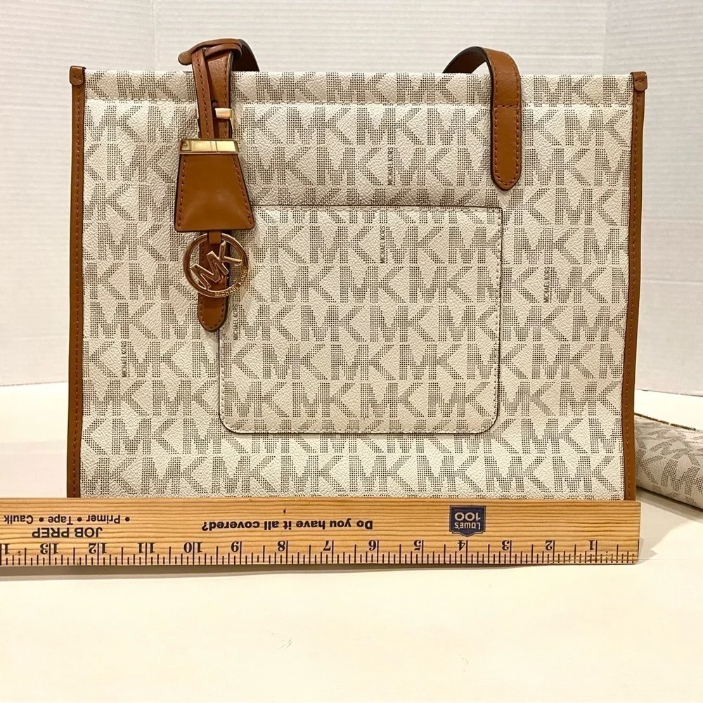 LIKE NEW - Michael Kors Darien Travel Tote Vanilla Acorn w/ Wallet